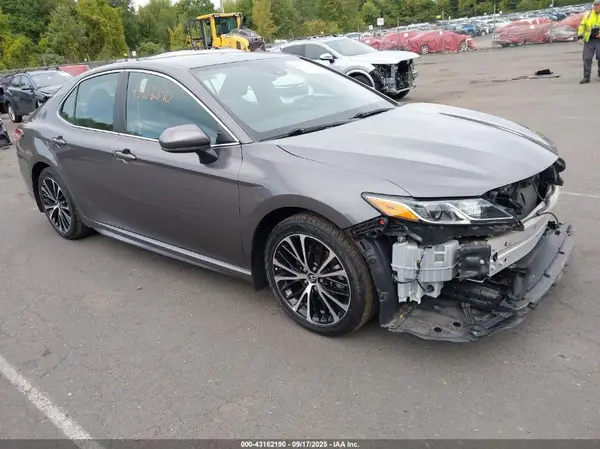4T1B11HK2KU166951 2019 TOYOTA CAMRY - Image 1