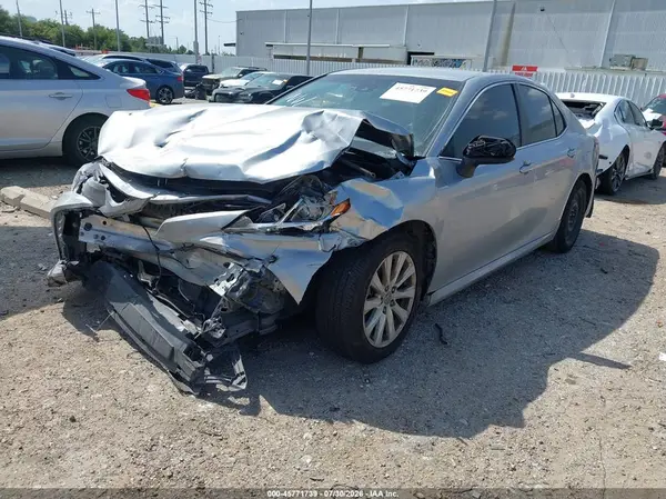 4T1B11HK2KU167338 2019 TOYOTA CAMRY - Image 2