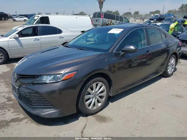 4T1B11HK2KU171857 2019 TOYOTA CAMRY - Image 2
