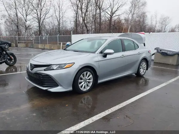 4T1B11HK2KU175889 2019 TOYOTA CAMRY - Image 2