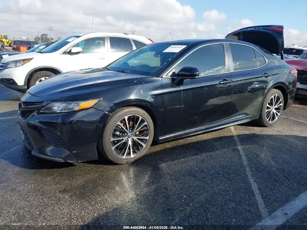 4T1B11HK2KU178131 2019 TOYOTA CAMRY - Image 2