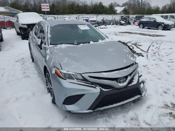 4T1B11HK2KU178565 2019 TOYOTA CAMRY - Image 1