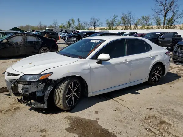 4T1B11HK2KU180168 2019 TOYOTA CAMRY - Image 1