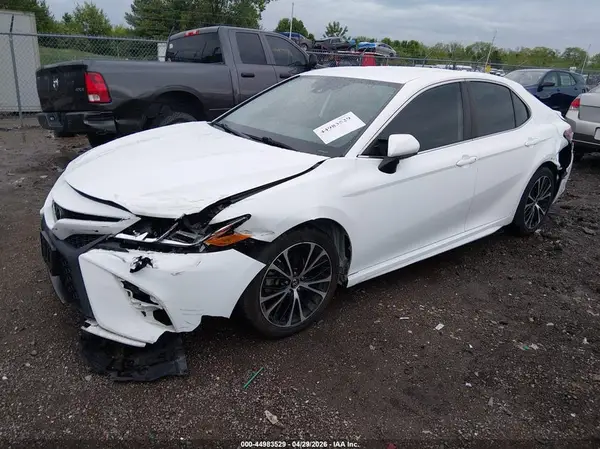 4T1B11HK2KU182728 2019 TOYOTA CAMRY - Image 2