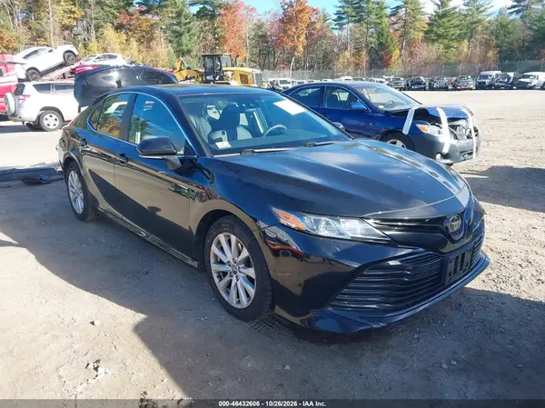 4T1B11HK2KU183720 2019 TOYOTA CAMRY - Image 1
