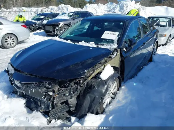 4T1B11HK2KU185077 2019 TOYOTA CAMRY - Image 2