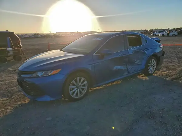 4T1B11HK2KU187329 2019 TOYOTA CAMRY - Image 1