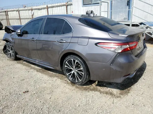 4T1B11HK2KU187413 2019 TOYOTA CAMRY - Image 2