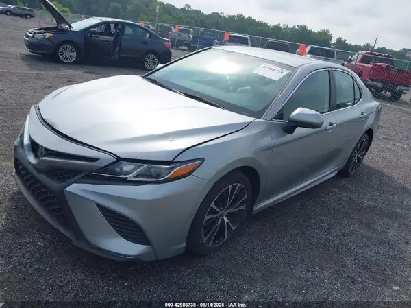 4T1B11HK2KU188335 2019 TOYOTA CAMRY - Image 2