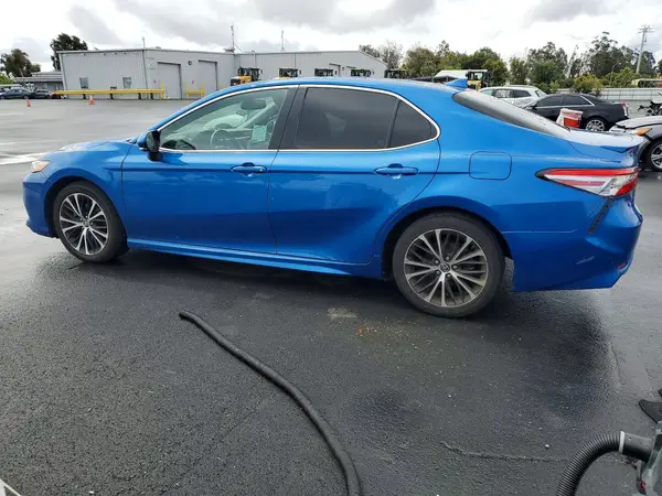 4T1B11HK2KU189002 2019 TOYOTA CAMRY - Image 2