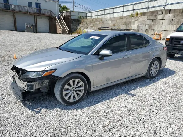 4T1B11HK2KU189887 2019 TOYOTA CAMRY - Image 1