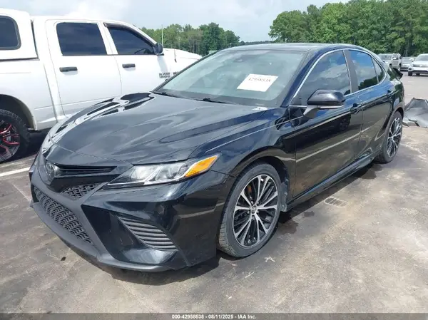 4T1B11HK2KU190019 2019 TOYOTA CAMRY - Image 2