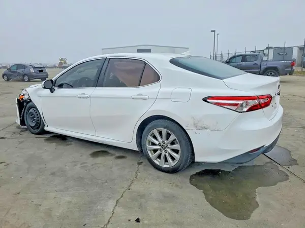 4T1B11HK2KU190442 2019 TOYOTA CAMRY - Image 2