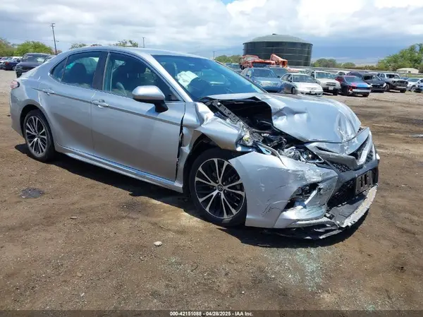 4T1B11HK2KU194555 2019 TOYOTA CAMRY - Image 1