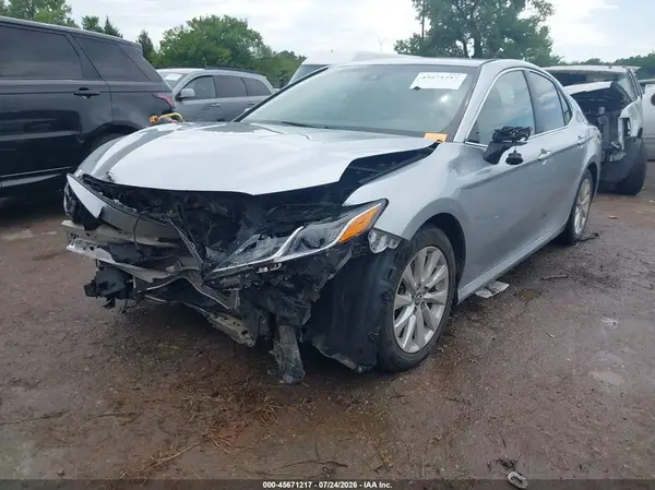 4T1B11HK2KU195379 2019 TOYOTA CAMRY - Image 2