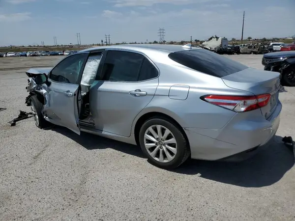 4T1B11HK2KU195642 2019 TOYOTA CAMRY - Image 2