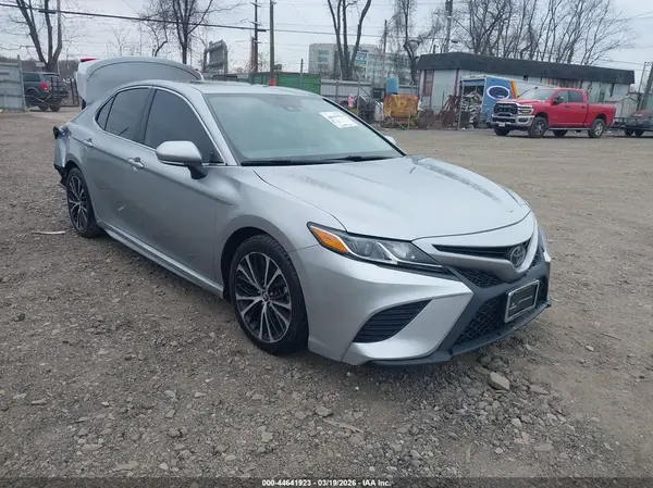 4T1B11HK2KU195690 2019 TOYOTA CAMRY - Image 1