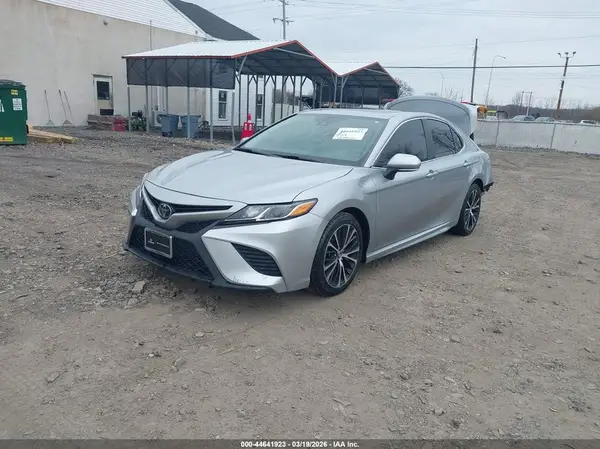 4T1B11HK2KU195690 2019 TOYOTA CAMRY - Image 2