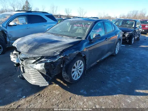 4T1B11HK2KU198072 2019 TOYOTA CAMRY - Image 2