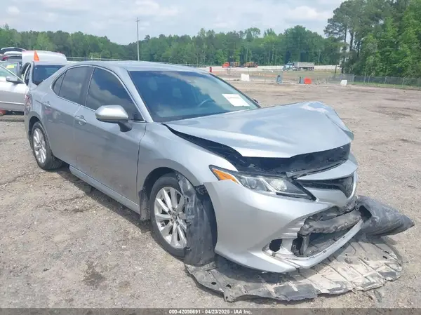 4T1B11HK2KU198783 2019 TOYOTA CAMRY - Image 1