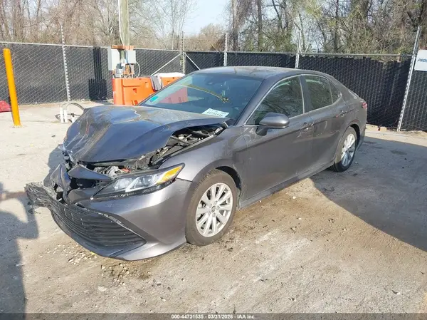 4T1B11HK2KU202993 2019 TOYOTA CAMRY - Image 2