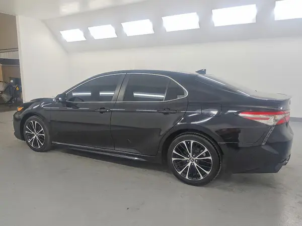 4T1B11HK2KU203111 2019 TOYOTA CAMRY - Image 2