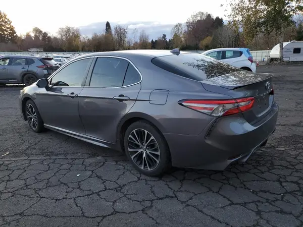 4T1B11HK2KU207756 2019 TOYOTA CAMRY - Image 2