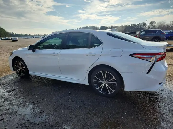 4T1B11HK2KU208762 2019 TOYOTA CAMRY - Image 2