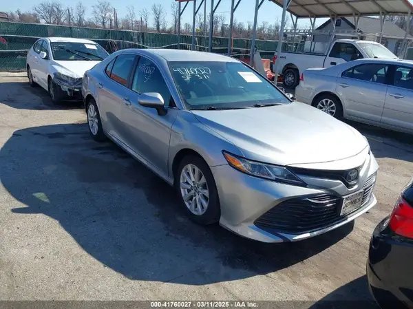 4T1B11HK2KU210382 2019 TOYOTA CAMRY - Image 1