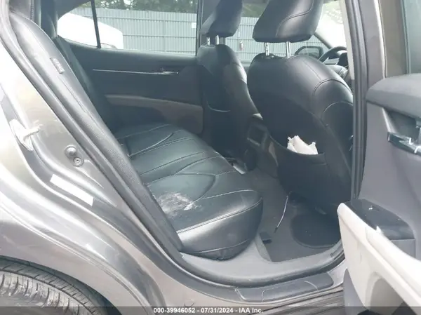 4T1B11HK2KU210561 2019 TOYOTA CAMRY - Image 8