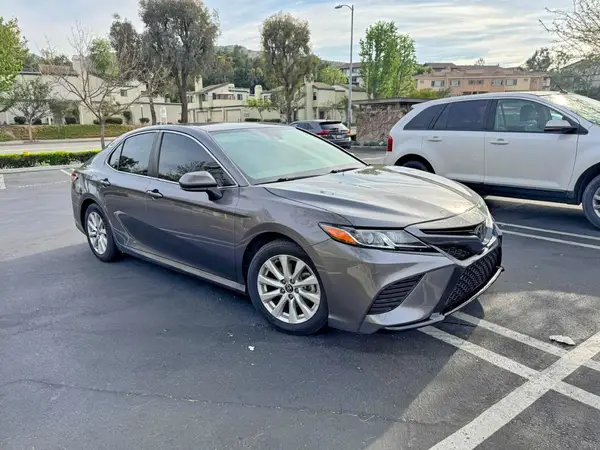 4T1B11HK2KU212309 2019 TOYOTA CAMRY - Image 1