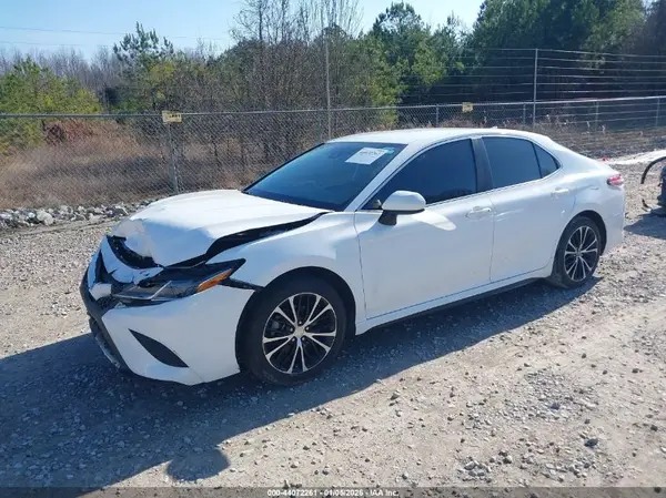 4T1B11HK2KU213945 2019 TOYOTA CAMRY - Image 2