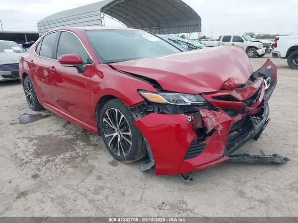 4T1B11HK2KU214710 2019 TOYOTA CAMRY - Image 1