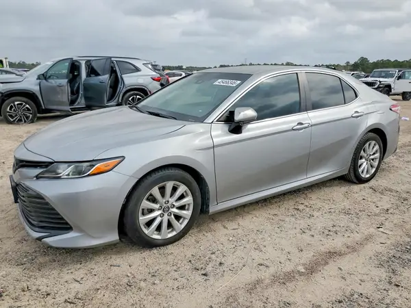 4T1B11HK2KU223357 2019 TOYOTA CAMRY - Image 1