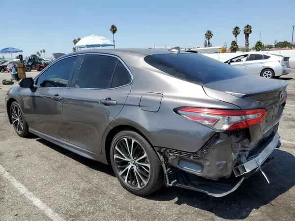 4T1B11HK2KU224623 2019 TOYOTA CAMRY - Image 2