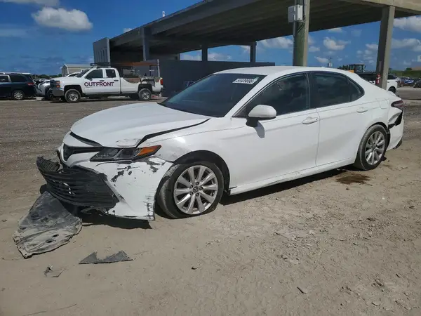 4T1B11HK2KU225402 2019 TOYOTA CAMRY - Image 1