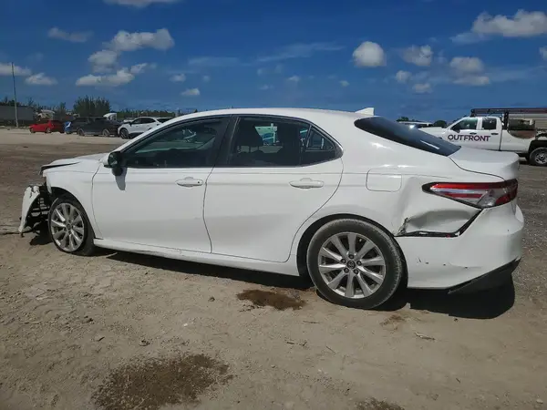 4T1B11HK2KU225402 2019 TOYOTA CAMRY - Image 2