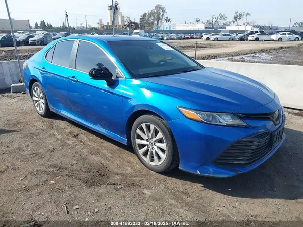 4T1B11HK2KU229031 2019 TOYOTA CAMRY - Image 1