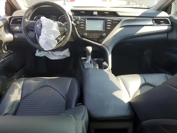 4T1B11HK2KU230132 2019 TOYOTA CAMRY - Image 8