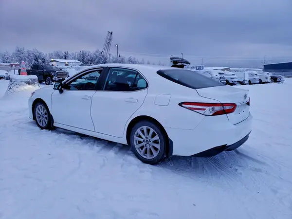 4T1B11HK2KU234200 2019 TOYOTA CAMRY - Image 2