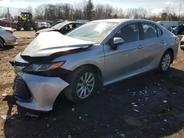 4T1B11HK2KU234715 2019 TOYOTA CAMRY - Image 1