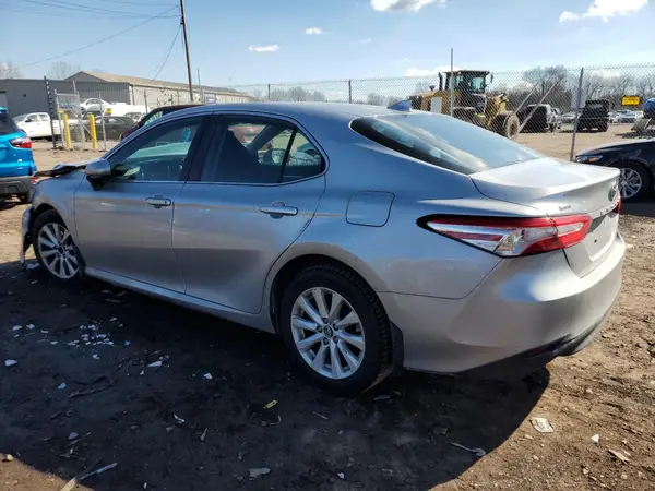 4T1B11HK2KU234715 2019 TOYOTA CAMRY - Image 2