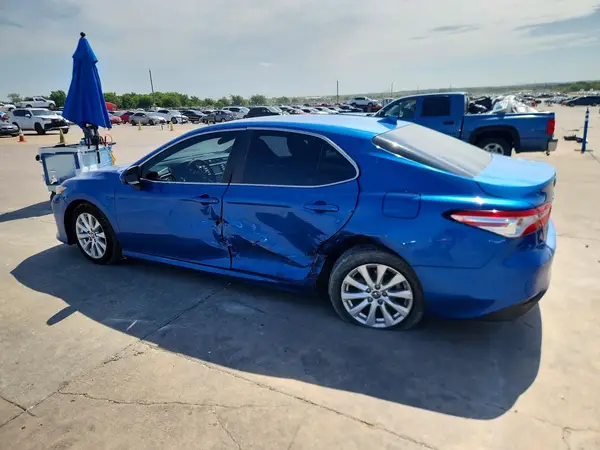 4T1B11HK2KU237825 2019 TOYOTA CAMRY - Image 2