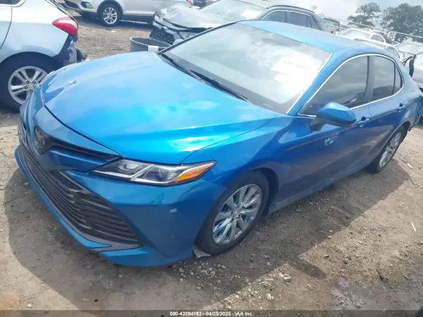 4T1B11HK2KU238232 2019 TOYOTA CAMRY - Image 2