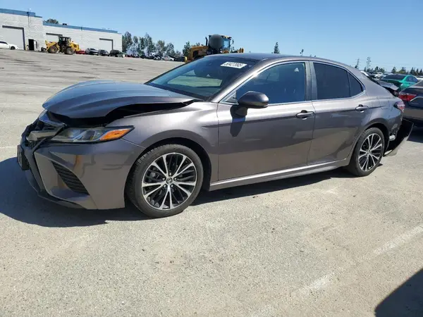 4T1B11HK2KU239588 2019 TOYOTA CAMRY - Image 1