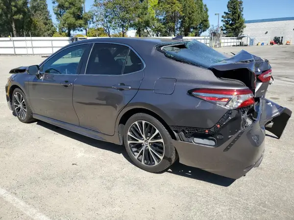 4T1B11HK2KU239588 2019 TOYOTA CAMRY - Image 2