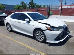 4T1B11HK2KU242085 2019 TOYOTA CAMRY