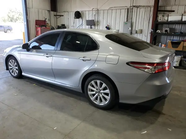 4T1B11HK2KU243477 2019 TOYOTA CAMRY - Image 2
