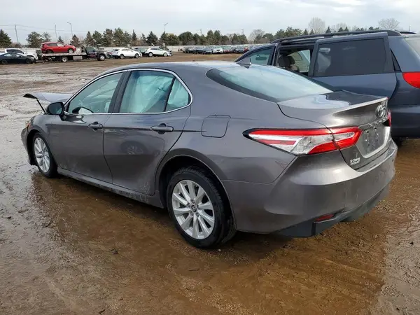 4T1B11HK2KU244323 2019 TOYOTA CAMRY - Image 2