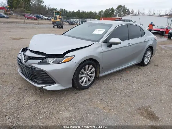 4T1B11HK2KU246881 2019 TOYOTA CAMRY - Image 2